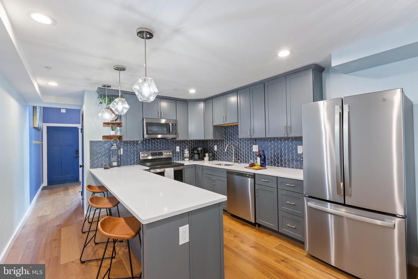 220 West Street — Photo 5