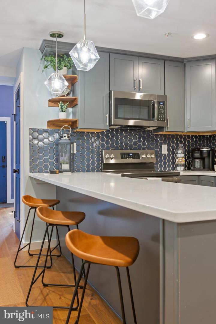 220 West Street — Photo 6